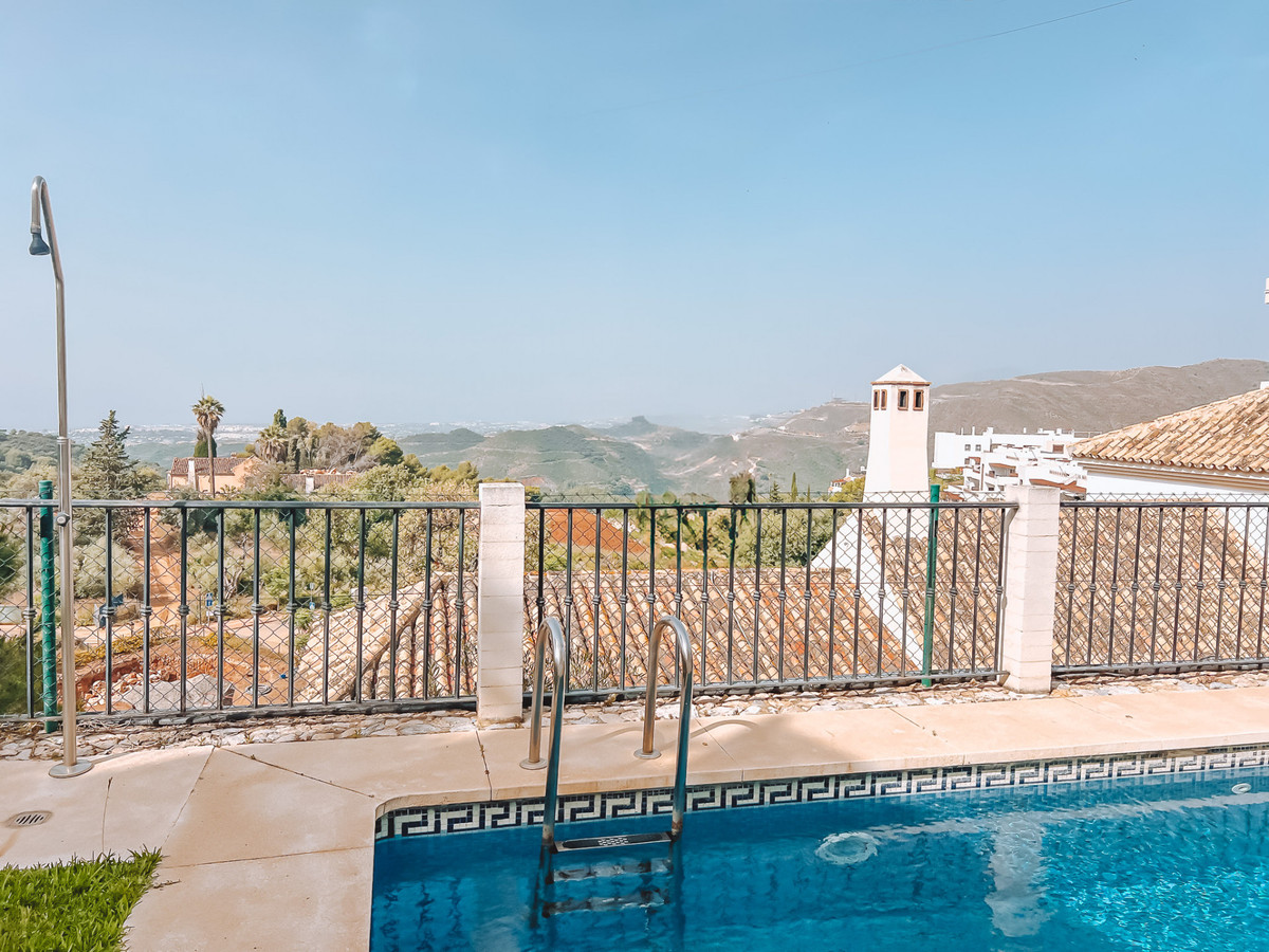 Vrijstaande Villa te koop in Istán | 2 slaapkamers H5113822