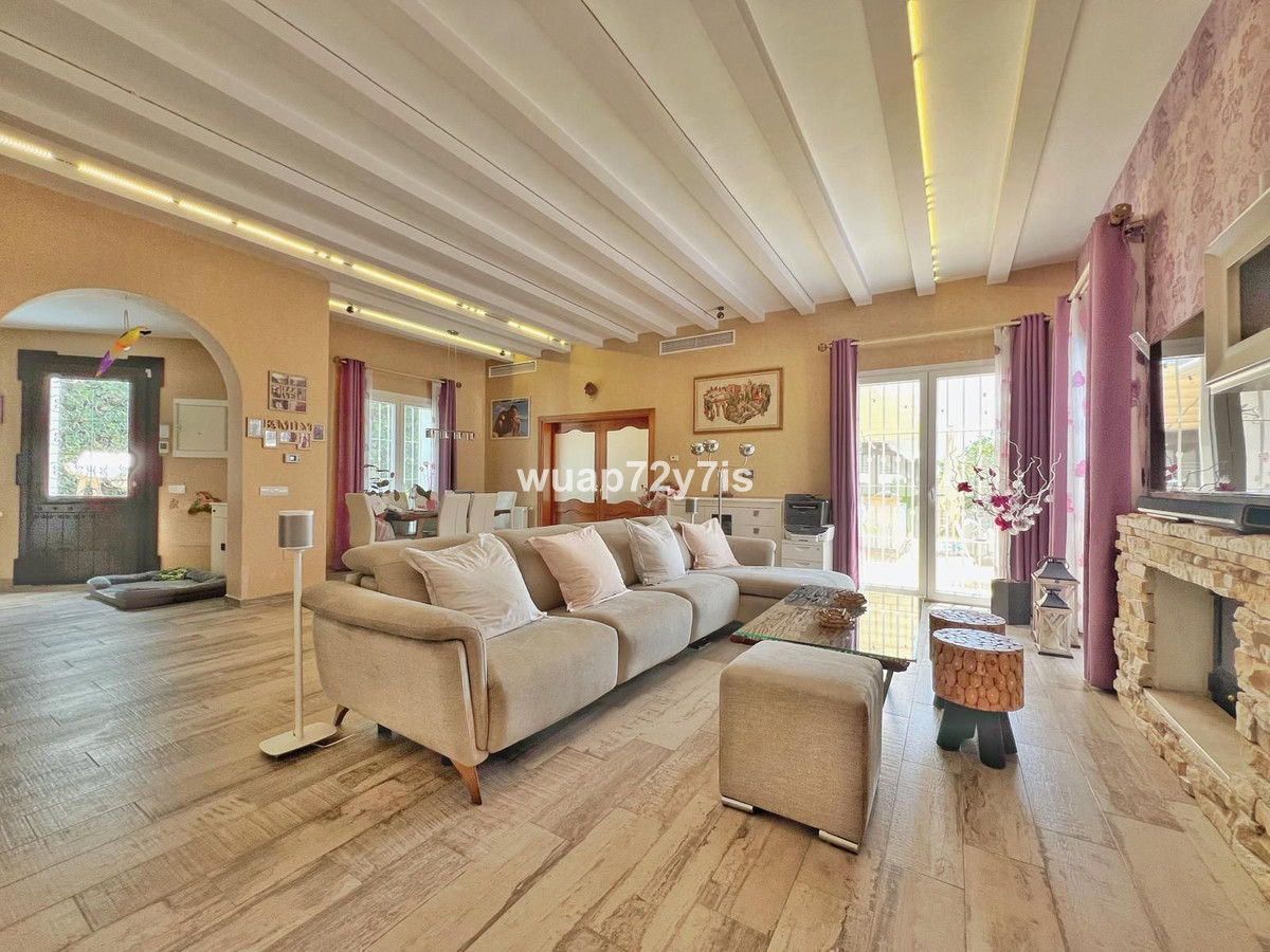 Vrijstaande Villa te koop in Istán | 4 slaapkamers H5121994