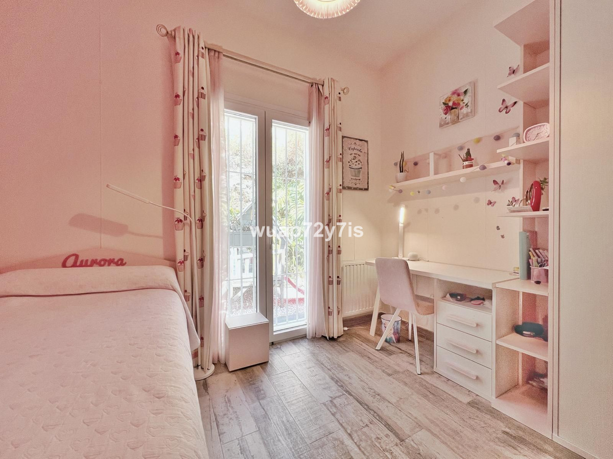 Vrijstaande Villa te koop in Istán | 4 slaapkamers H5121994
