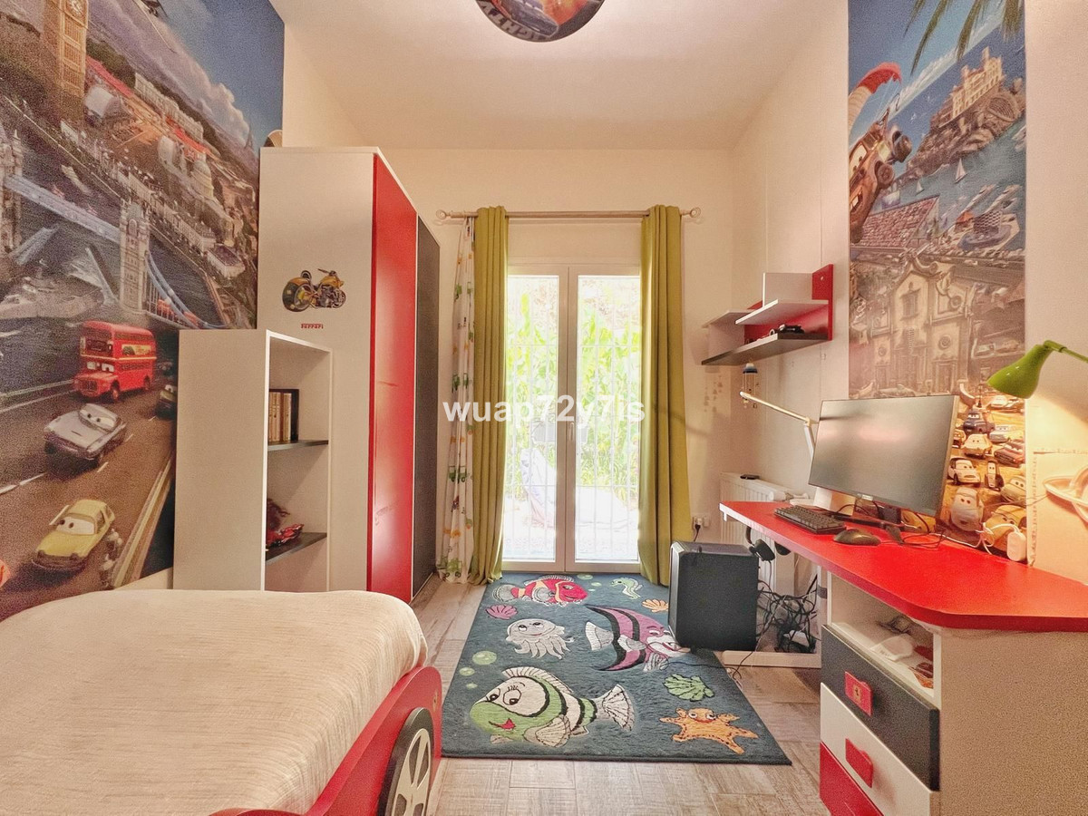 Vrijstaande Villa te koop in Istán | 4 slaapkamers H5121994