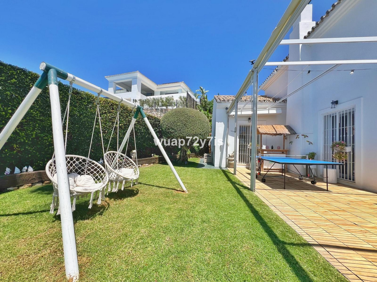 Vrijstaande Villa te koop in Istán | 4 slaapkamers H5121994