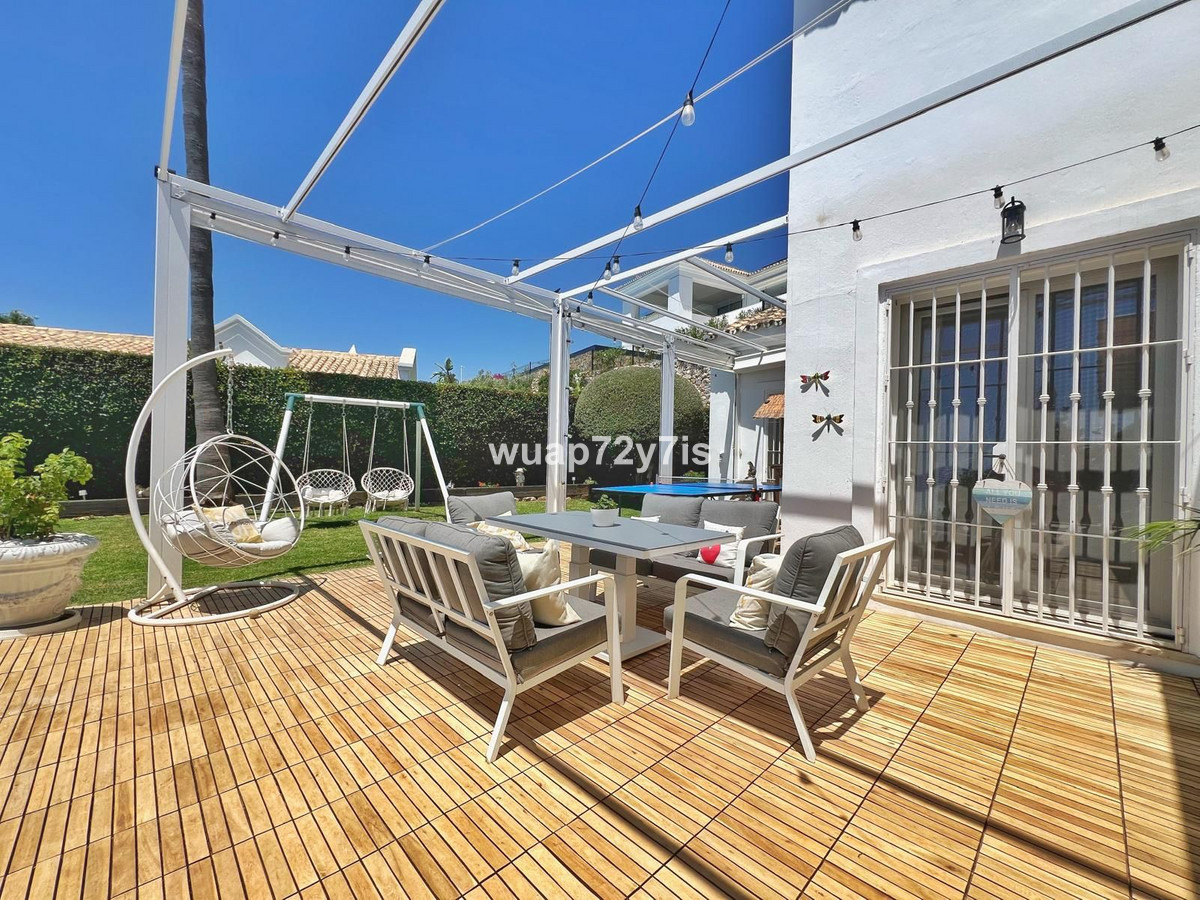 Vrijstaande Villa te koop in Istán | 4 slaapkamers H5121994