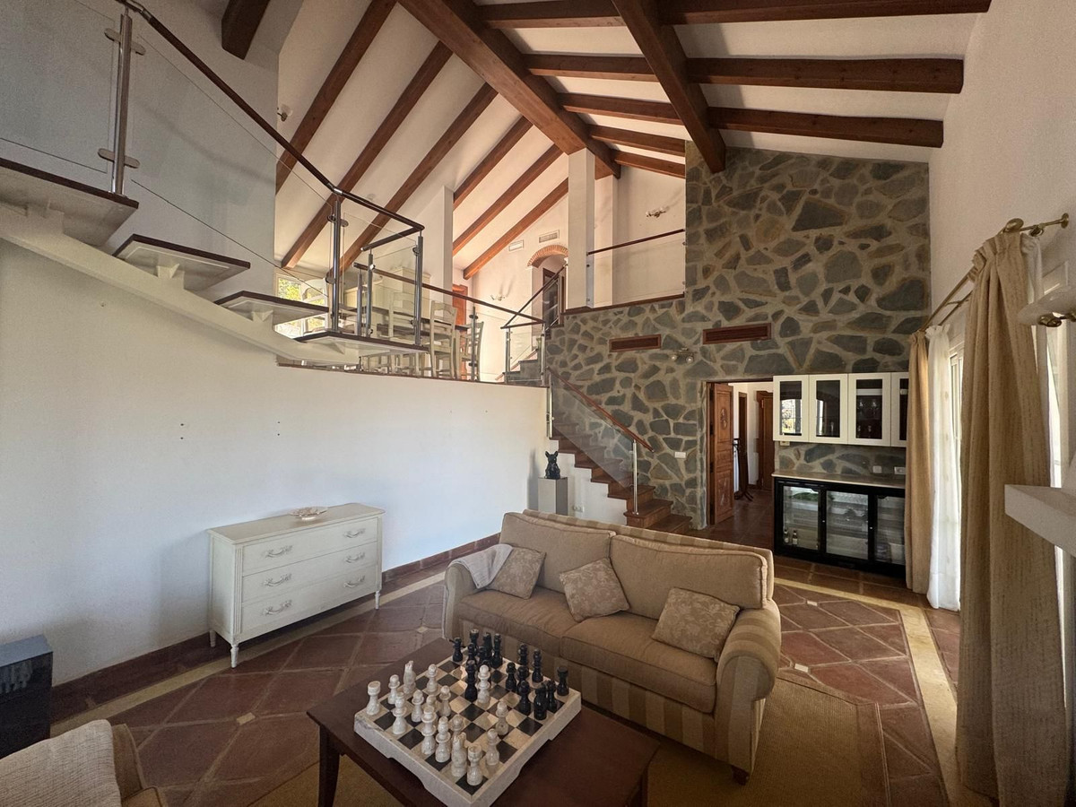 Vrijstaande Villa te koop in Istán | 3 slaapkamers H5126077