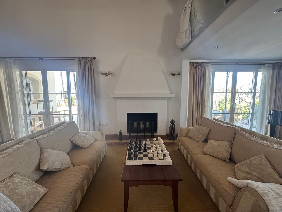 Vrijstaande Villa te koop in Istán | 3 slaapkamers H5126077