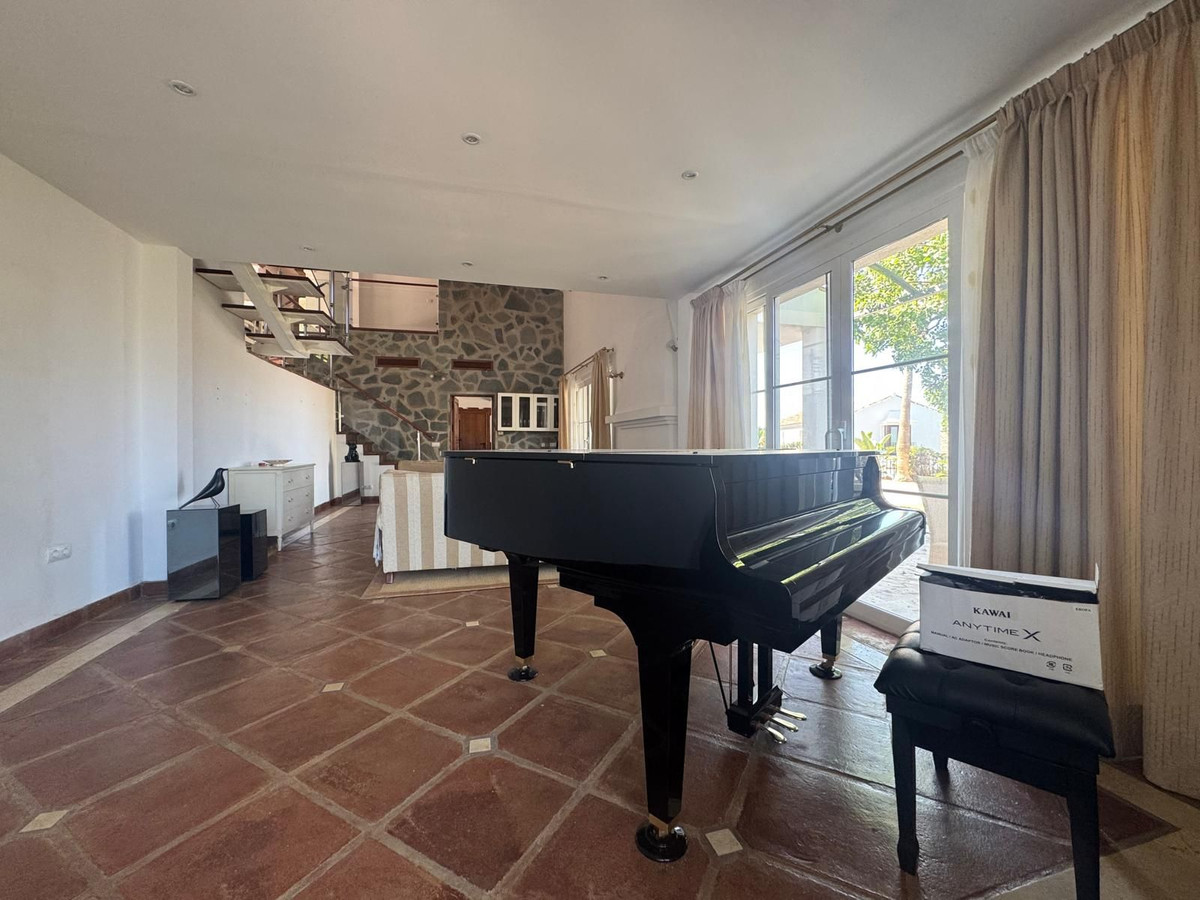 Vrijstaande Villa te koop in Istán | 3 slaapkamers H5126077