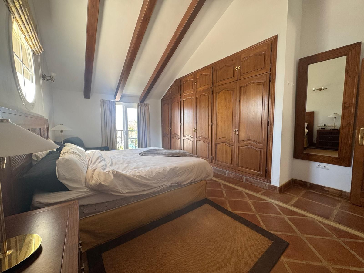 Vrijstaande Villa te koop in Istán | 3 slaapkamers H5126077