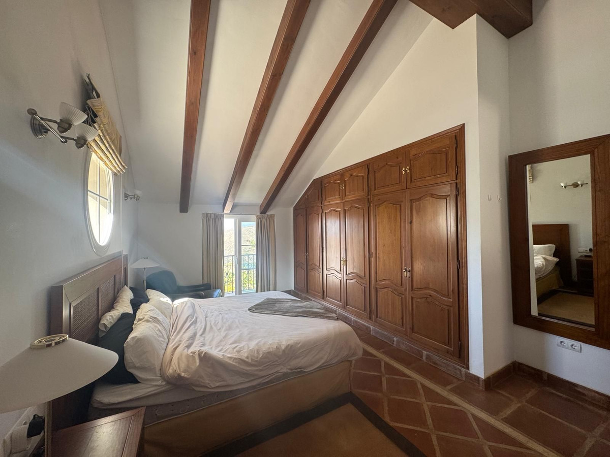 Vrijstaande Villa te koop in Istán | 3 slaapkamers H5126077