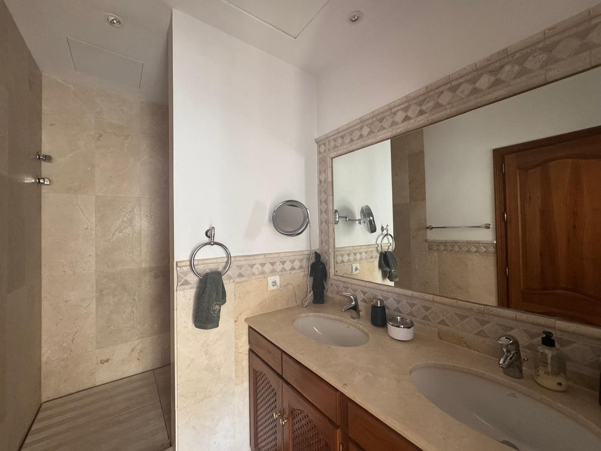 Vrijstaande Villa te koop in Istán | 3 slaapkamers H5126077