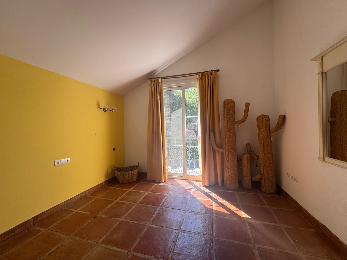 Vrijstaande Villa te koop in Istán | 3 slaapkamers H5126077