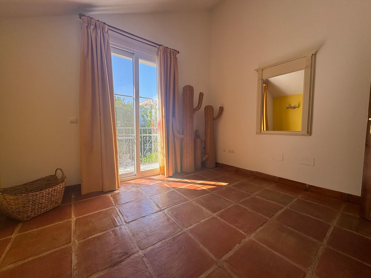 Vrijstaande Villa te koop in Istán | 3 slaapkamers H5126077