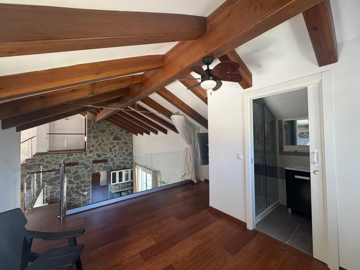 Vrijstaande Villa te koop in Istán | 3 slaapkamers H5126077