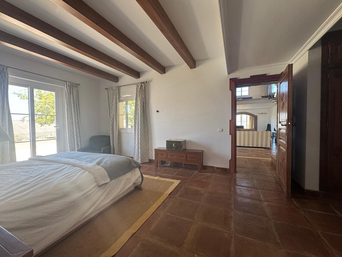 Vrijstaande Villa te koop in Istán | 3 slaapkamers H5126077