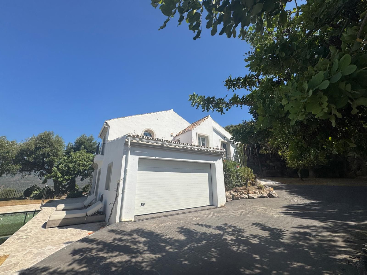 Vrijstaande Villa te koop in Istán | 3 slaapkamers H5126077