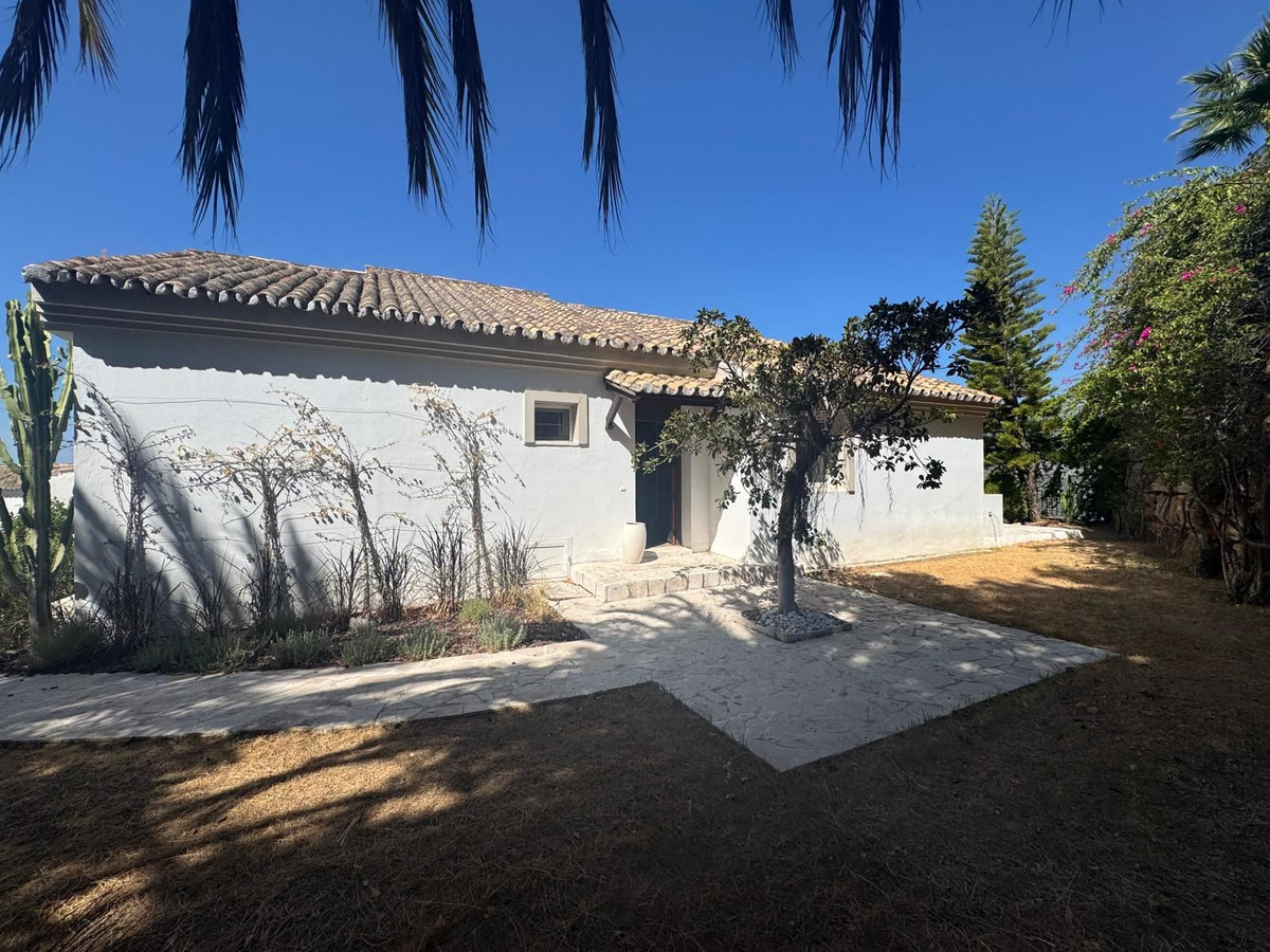 Vrijstaande Villa te koop in Istán | 3 slaapkamers H5126077