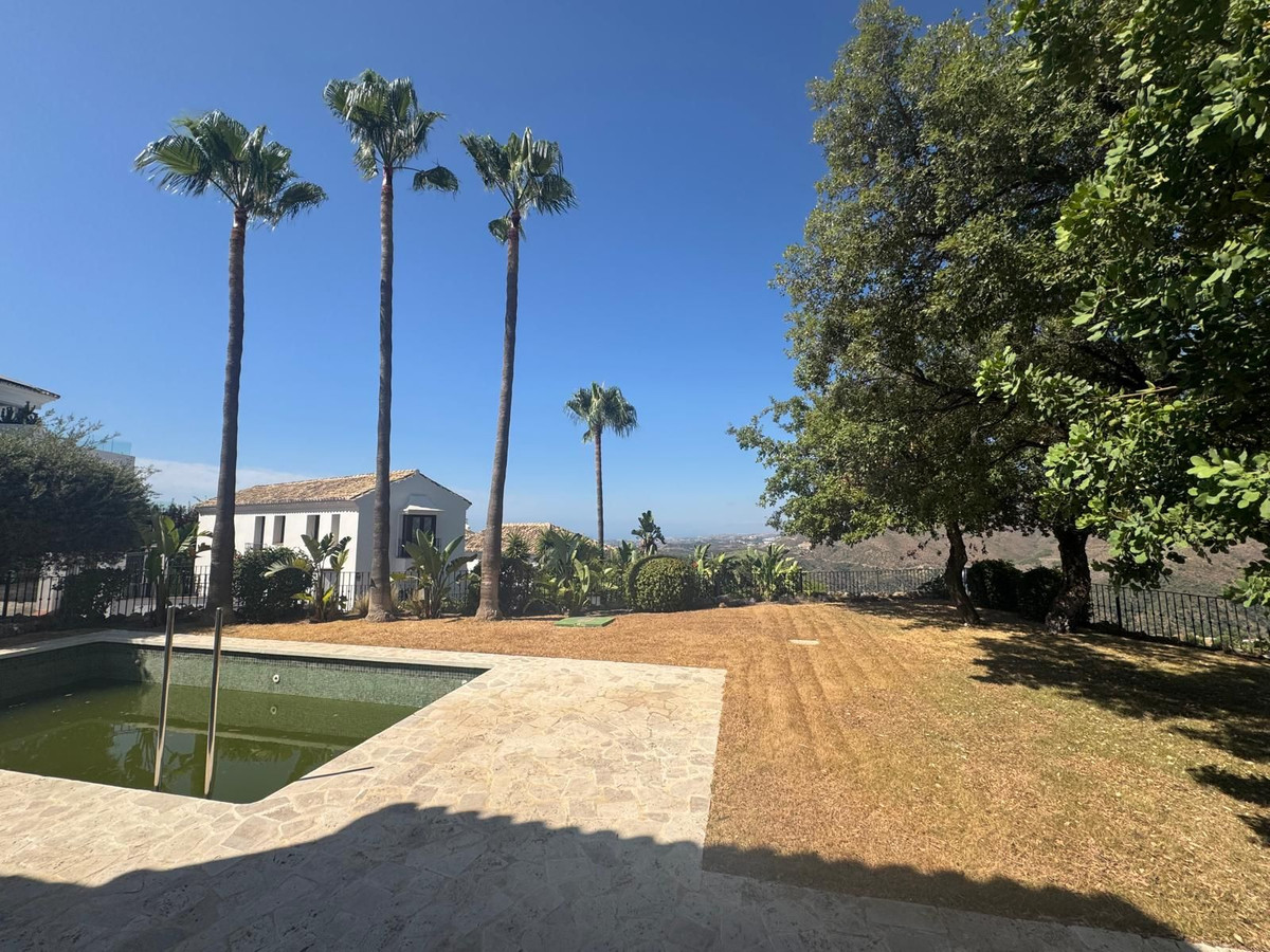 Vrijstaande Villa te koop in Istán | 3 slaapkamers H5126077