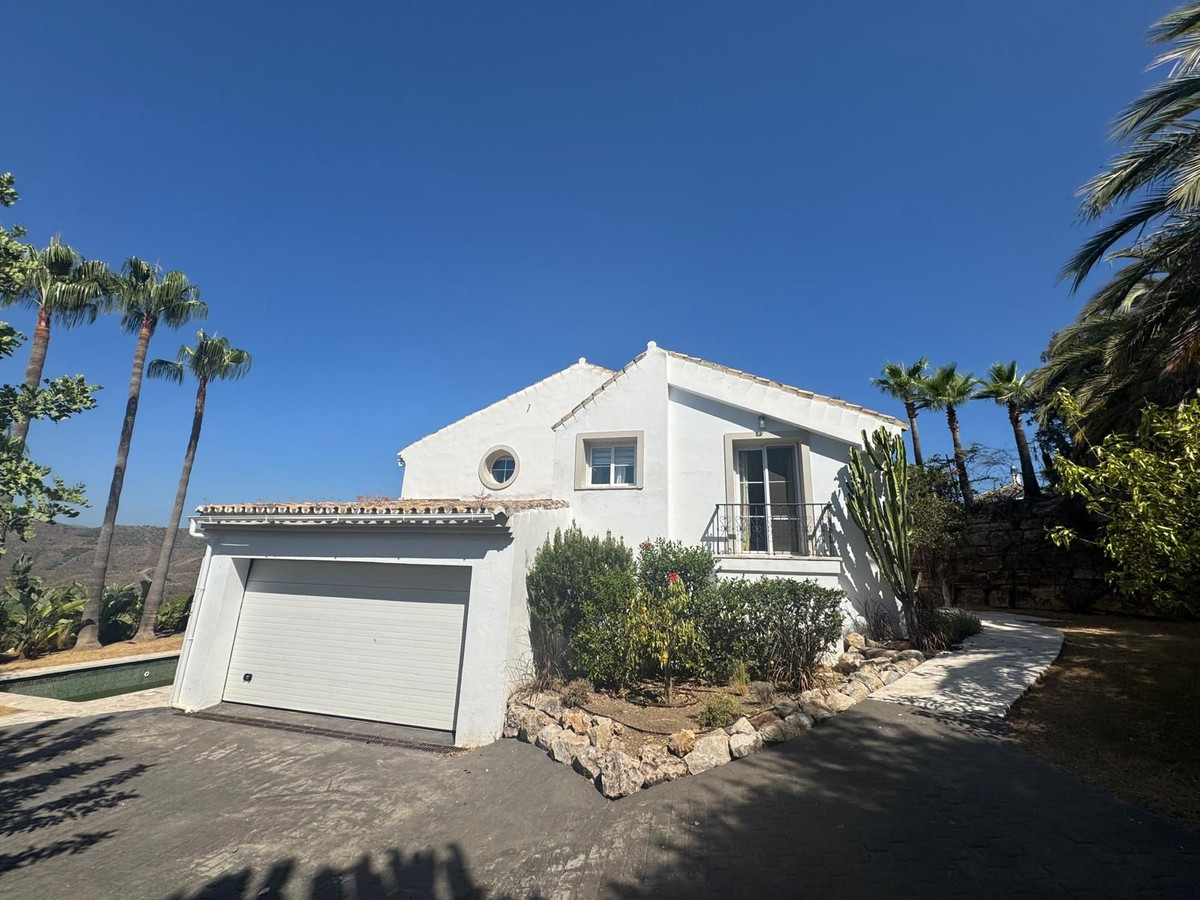 Vrijstaande Villa te koop in Istán | 3 slaapkamers H5126077