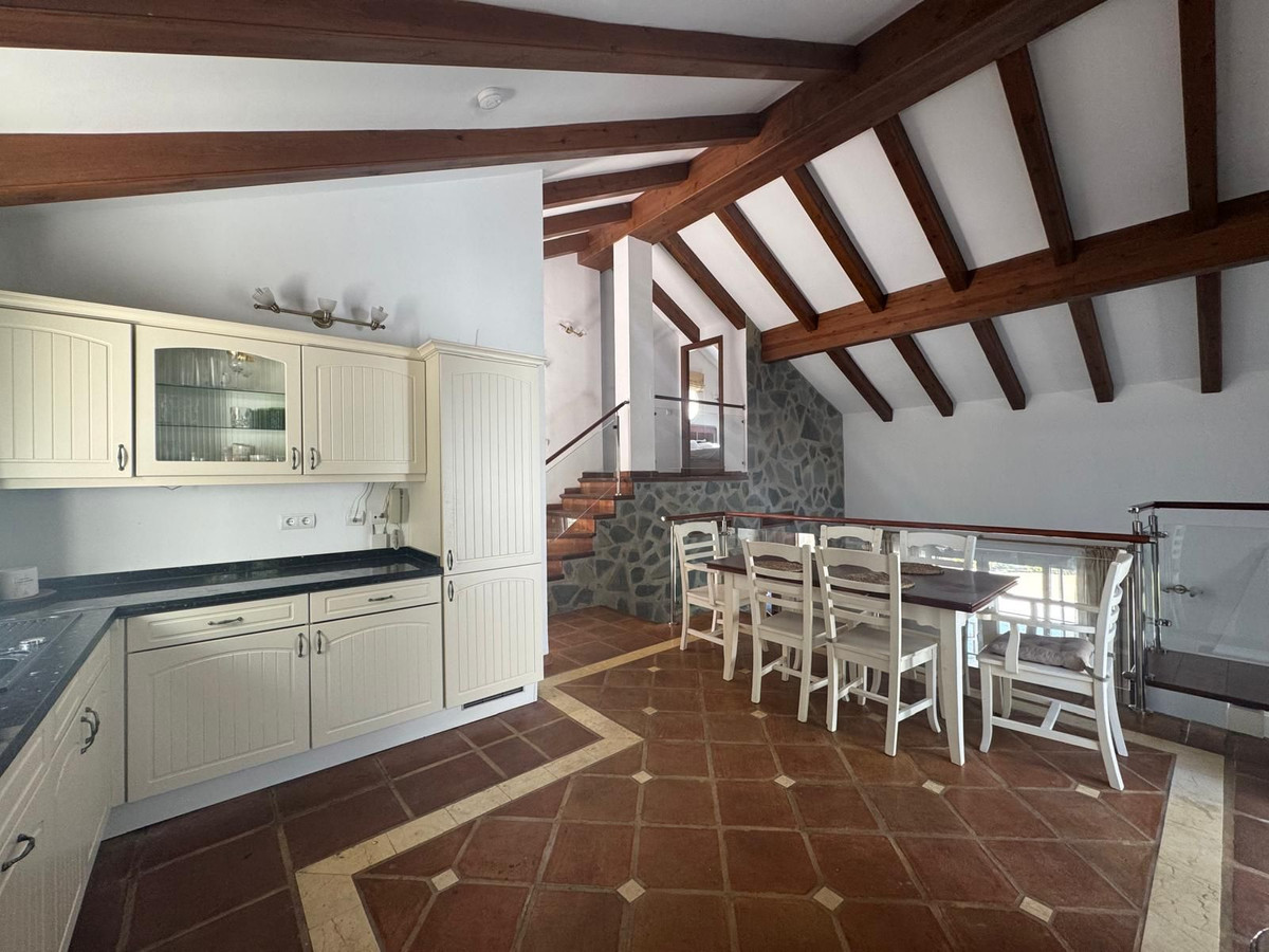 Vrijstaande Villa te koop in Istán | 3 slaapkamers H5126077