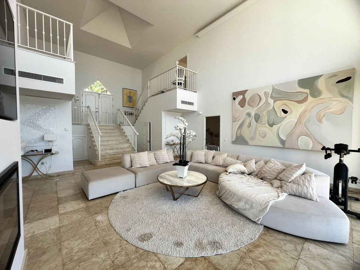 Vrijstaande Villa te koop in Istán | 3 slaapkamers H5139874