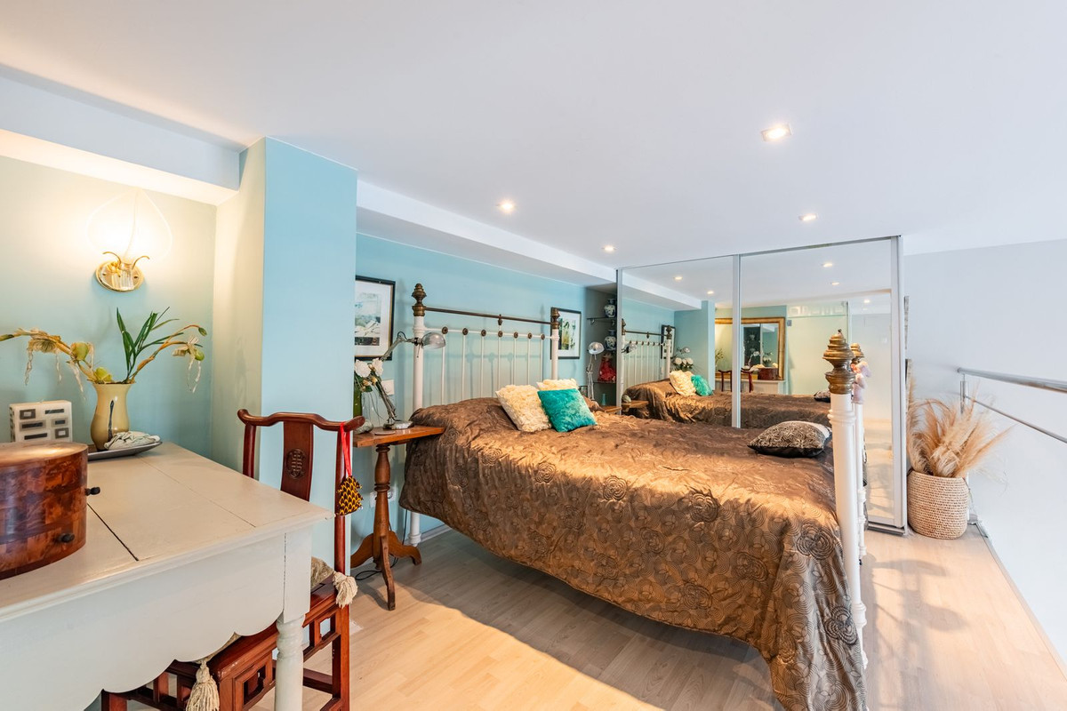 Vrijstaande Villa te koop in Istán | 4 slaapkamers H5148709
