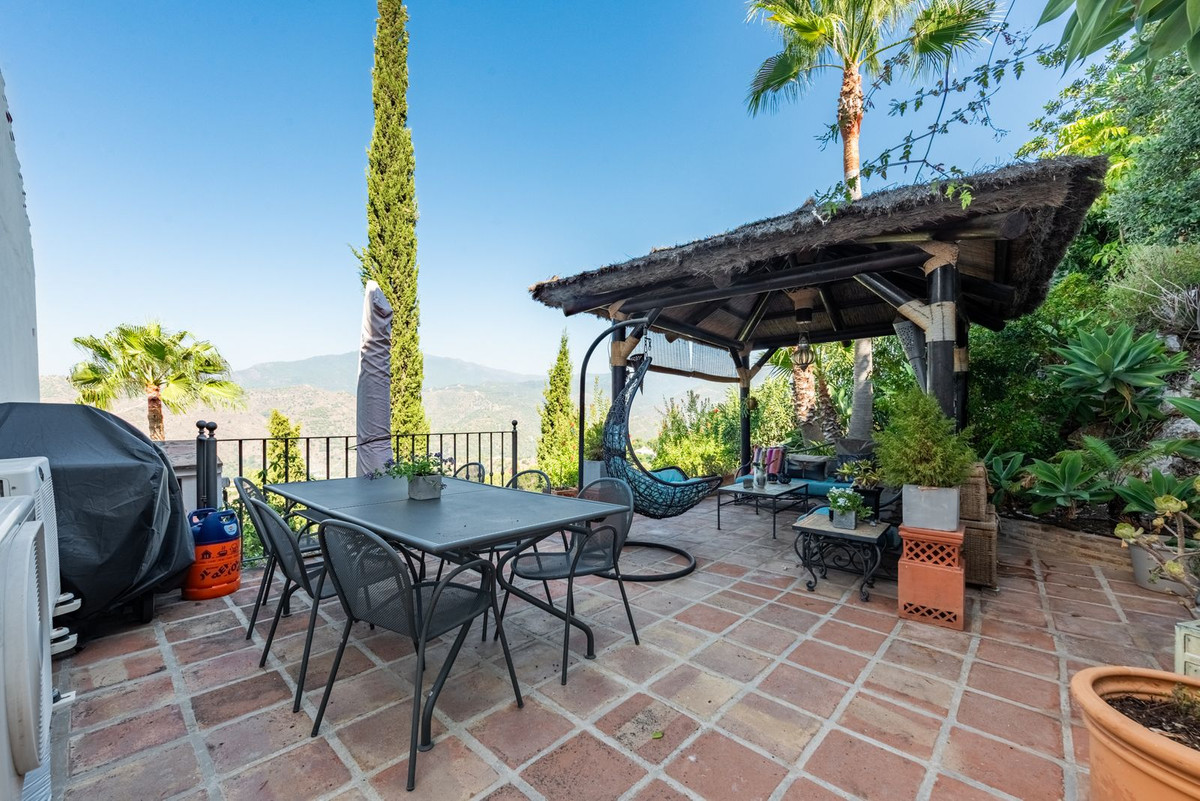 Vrijstaande Villa te koop in Istán | 4 slaapkamers H5148709