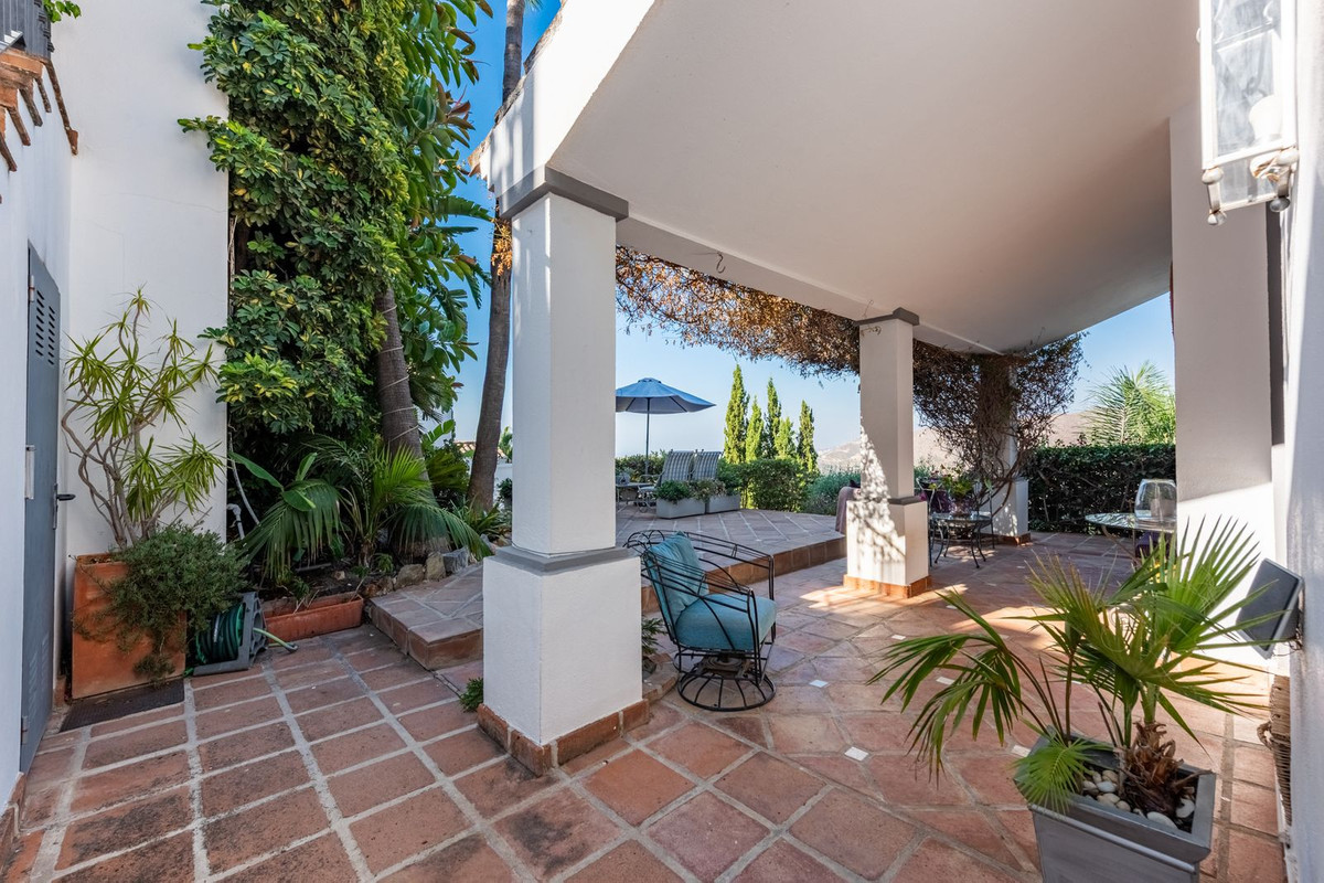 Vrijstaande Villa te koop in Istán | 4 slaapkamers H5148709