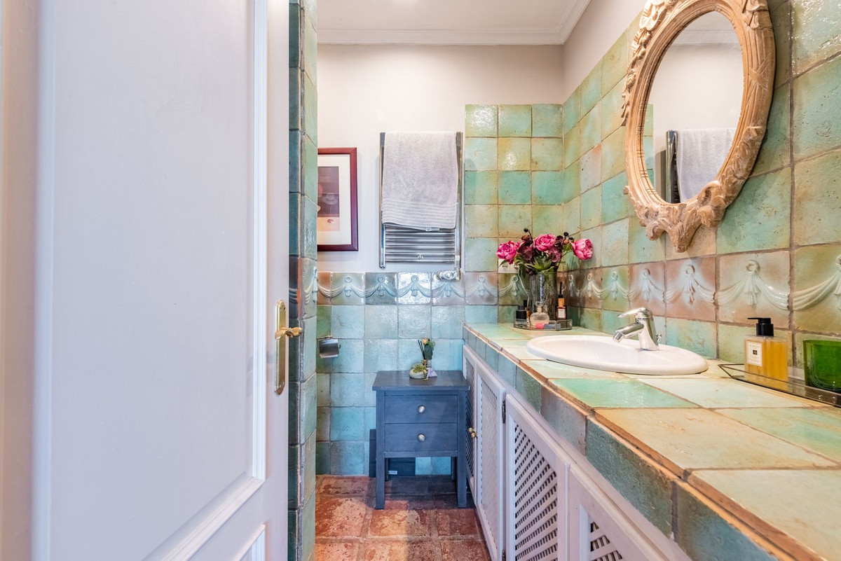 Vrijstaande Villa te koop in Istán | 4 slaapkamers H5148709