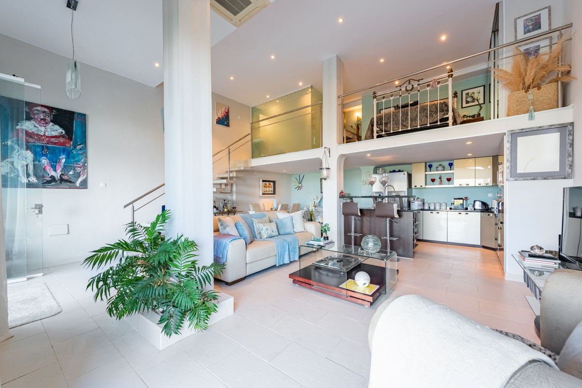 Vrijstaande Villa te koop in Istán | 4 slaapkamers H5148709