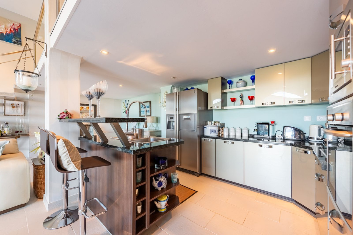 Vrijstaande Villa te koop in Istán | 4 slaapkamers H5148709