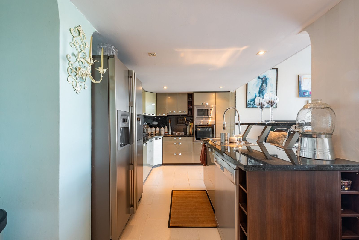 Vrijstaande Villa te koop in Istán | 4 slaapkamers H5148709