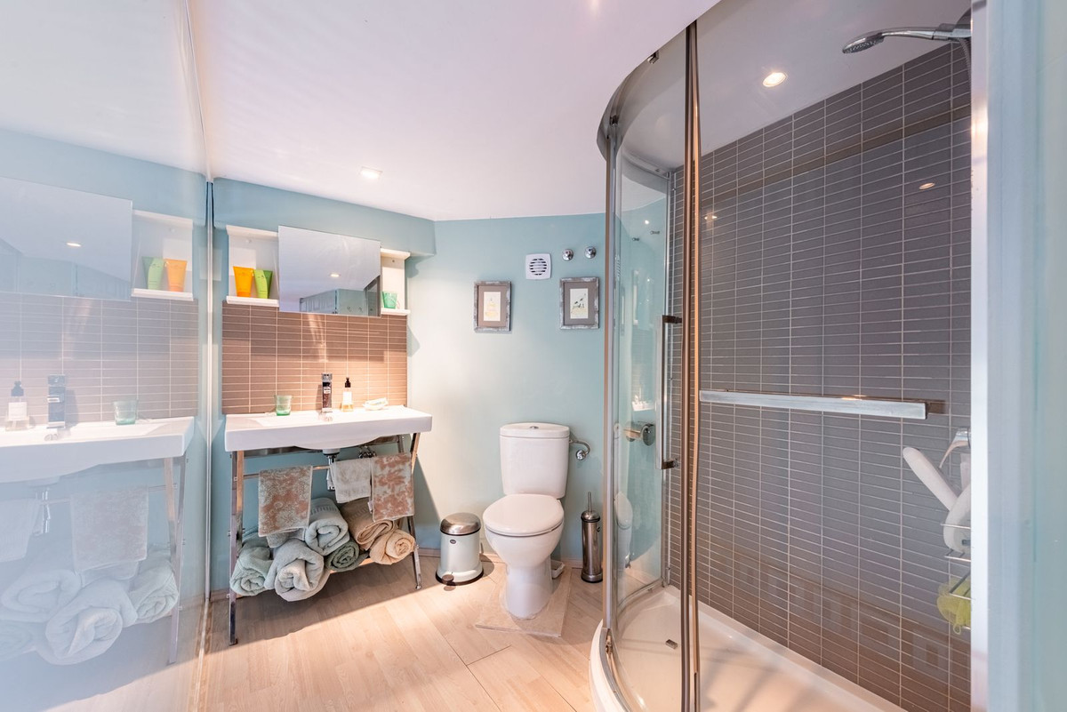 Vrijstaande Villa te koop in Istán | 4 slaapkamers H5148709