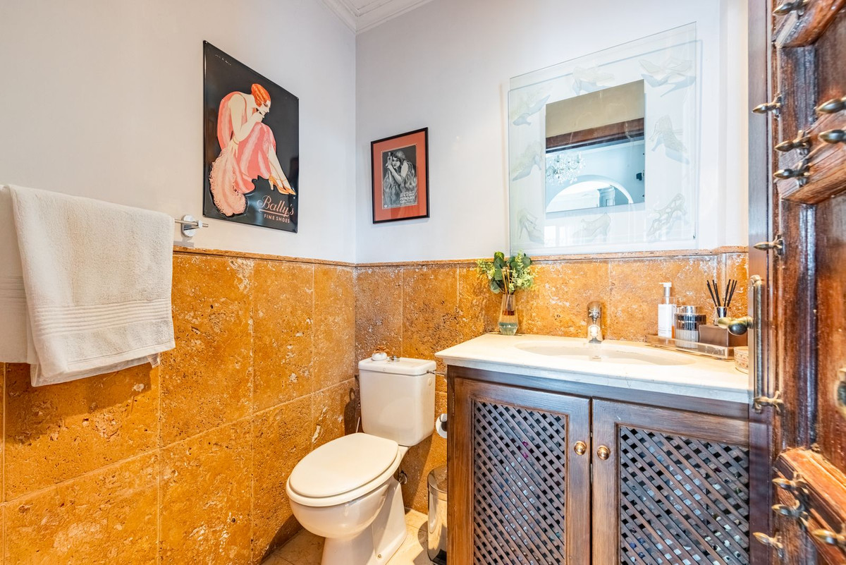 Vrijstaande Villa te koop in Istán | 4 slaapkamers H5148709