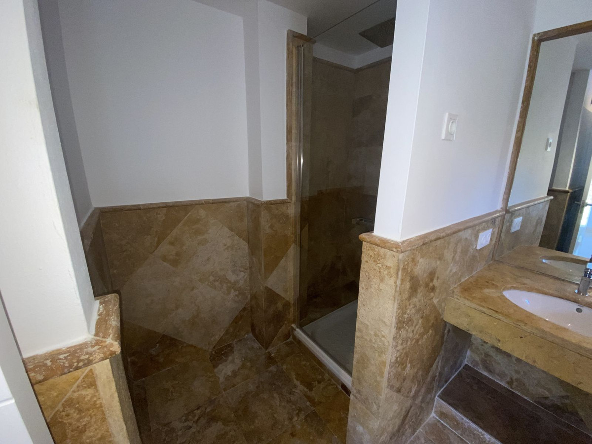 Geschakelde Woning te koop in Istán | 3 slaapkamers H5158285