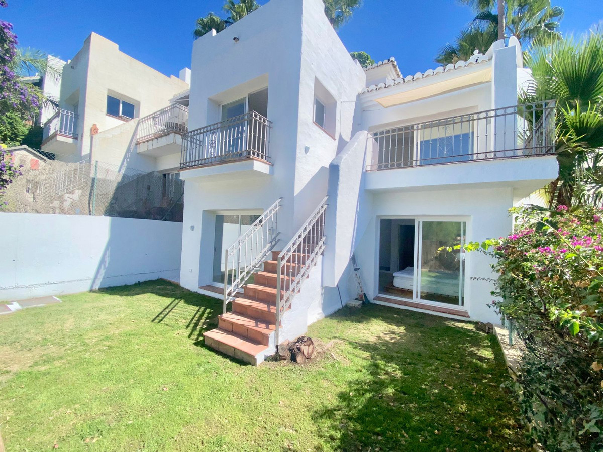 Geschakelde Woning te koop in Istán | 3 slaapkamers H5158285
