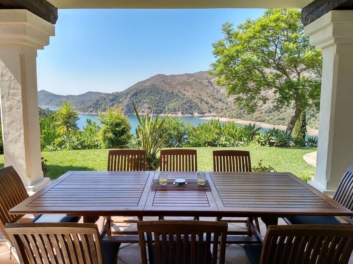 Vrijstaande Villa te koop in Istán | 6 slaapkamers H5200021