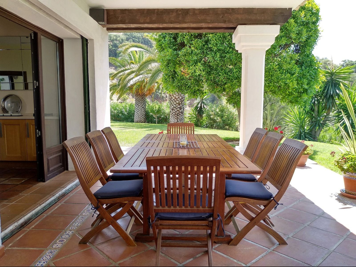 Vrijstaande Villa te koop in Istán | 6 slaapkamers H5200021