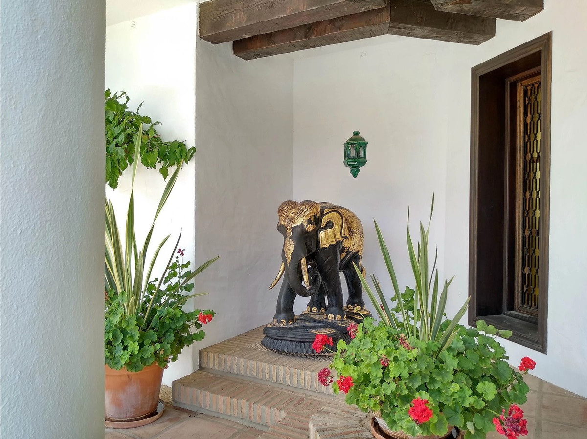 Vrijstaande Villa te koop in Istán | 6 slaapkamers H5200021