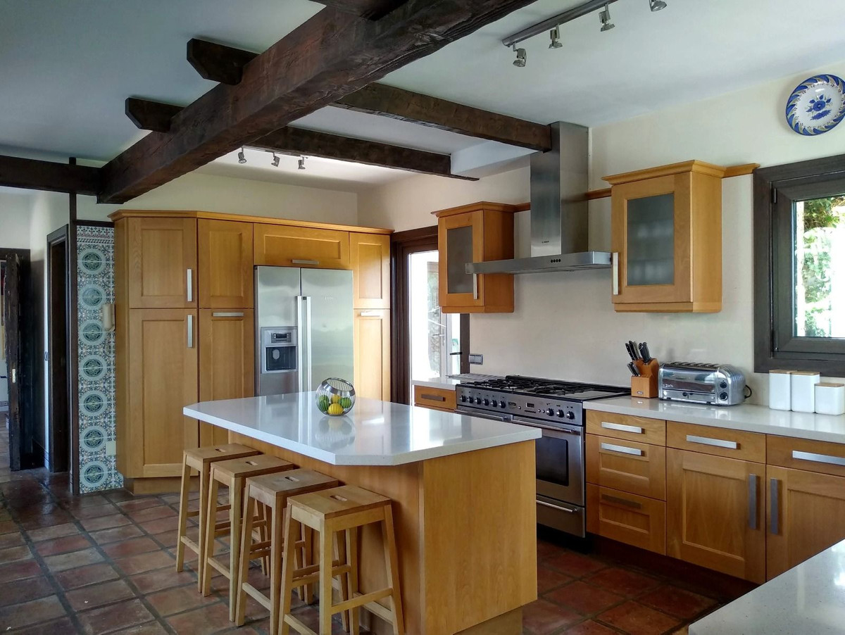 Vrijstaande Villa te koop in Istán | 6 slaapkamers H5200021