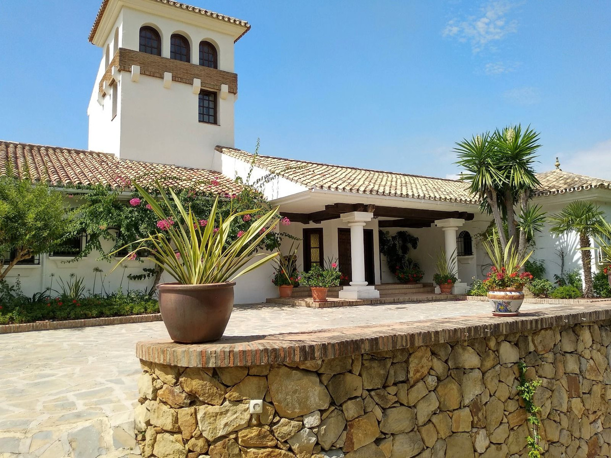 Vrijstaande Villa te koop in Istán | 6 slaapkamers H5200021