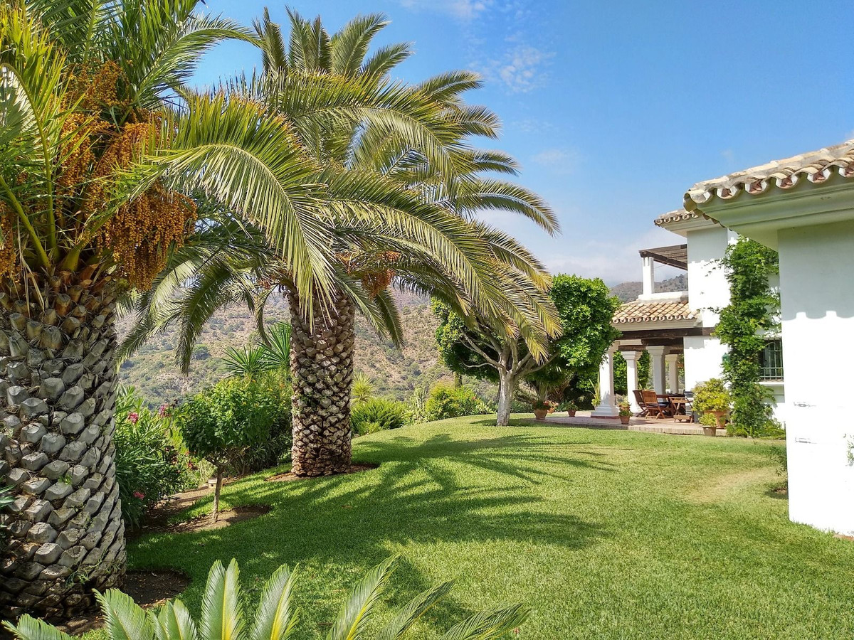 Vrijstaande Villa te koop in Istán | 6 slaapkamers H5200021