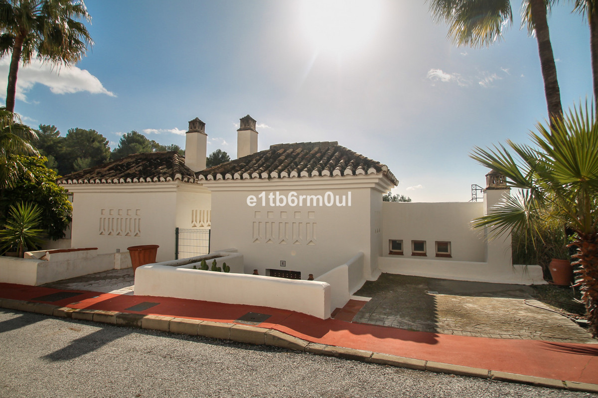 Geschakelde Woning te koop in Istán | 3 slaapkamers H5305291