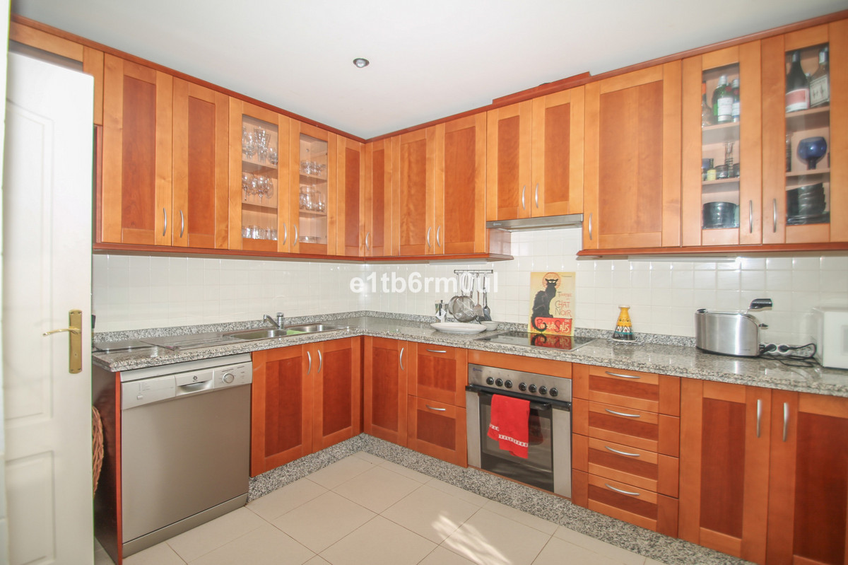 Geschakelde Woning te koop in Istán | 3 slaapkamers H5305291