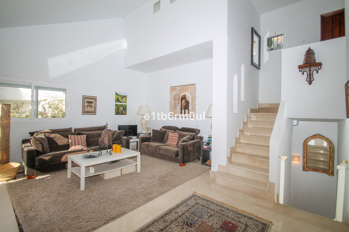 Geschakelde Woning te koop in Istán | 3 slaapkamers H5305291