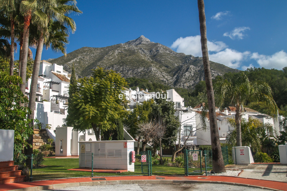 Geschakelde Woning te koop in Istán | 3 slaapkamers H5305291