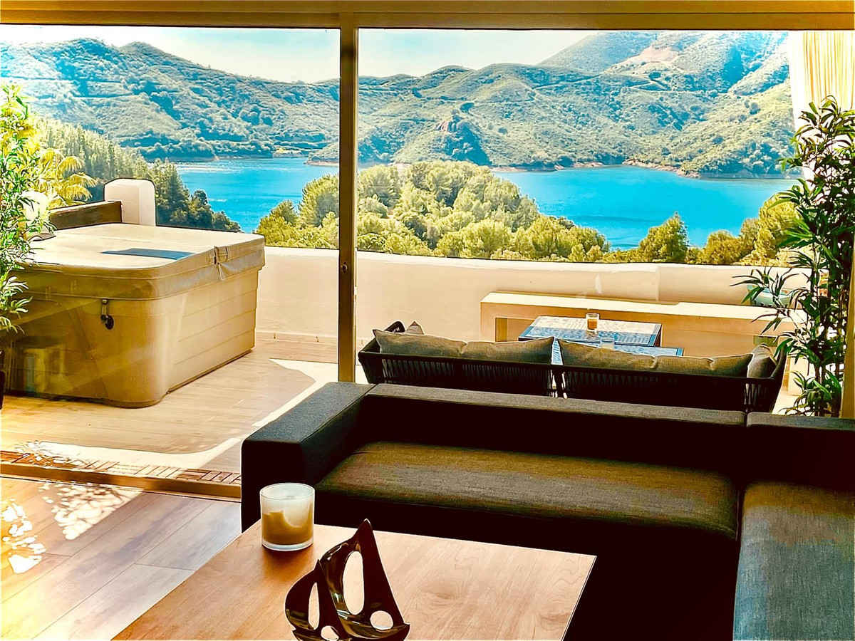 Geschakelde Woning te koop in Istán | 3 slaapkamers H5335651