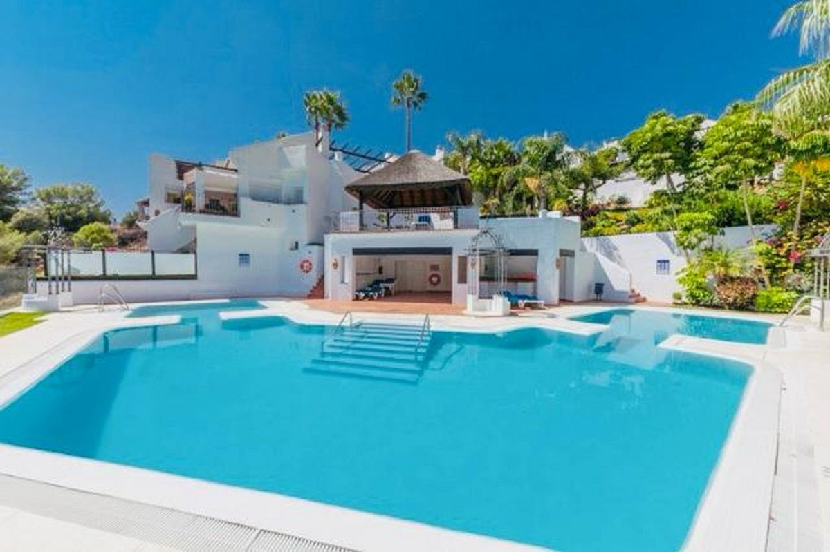 Geschakelde Woning te koop in Istán | 3 slaapkamers H5335651