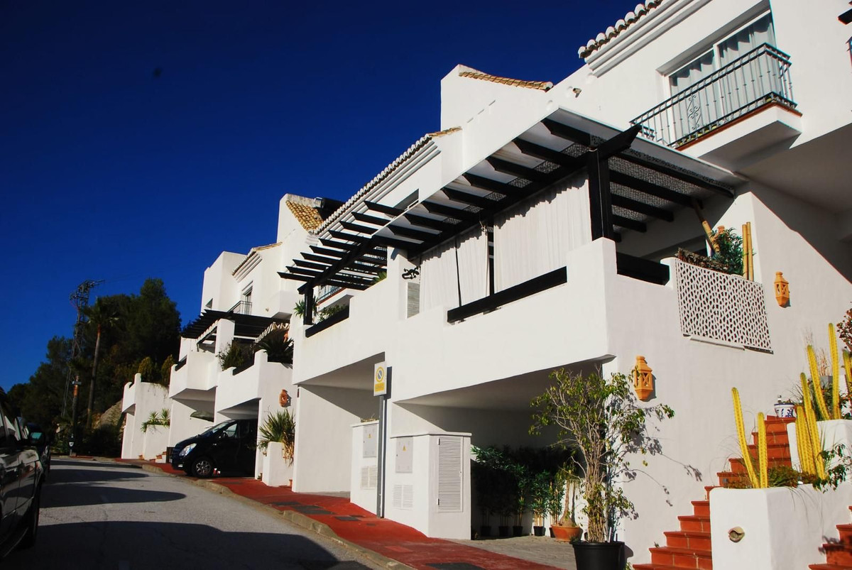 Geschakelde Woning te koop in Istán | 3 slaapkamers H5335651