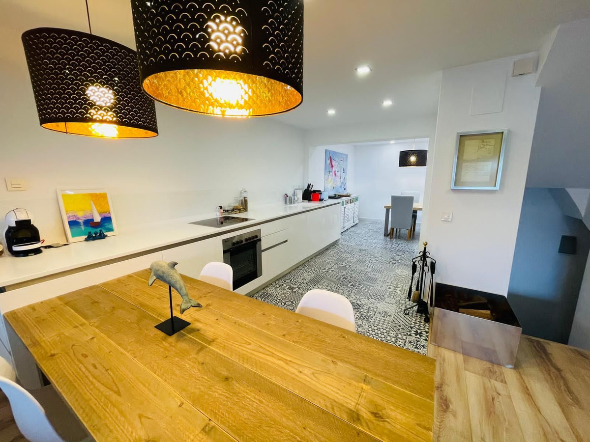 Geschakelde Woning te koop in Istán | 3 slaapkamers H5335651