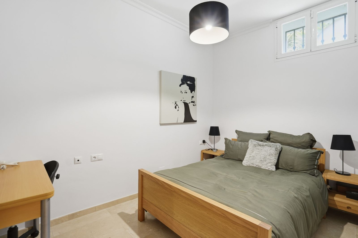 Vrijstaande Villa te koop in Istán | 4 slaapkamers H5425060