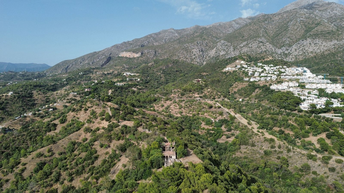 Vrijstaande Villa te koop in Istán | 6 slaapkamers H5476747