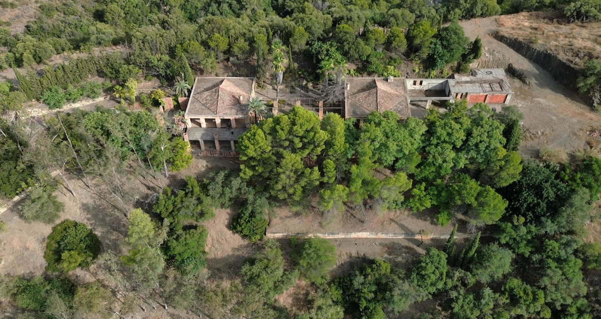 Vrijstaande Villa te koop in Istán | 6 slaapkamers H5476747